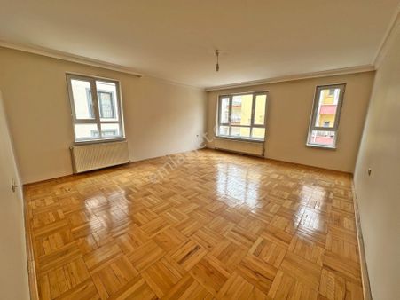 Kurtuluş Metro Yakını Ara Katta Asansörlü Yapılı 3+1 Kiralık Daire