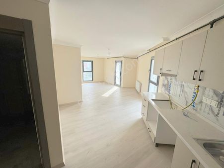 🔵❇️kadıköy'de Ön Cephe Geniş Balkonlu Merkezi Konumda Arakat 1+1 Daire