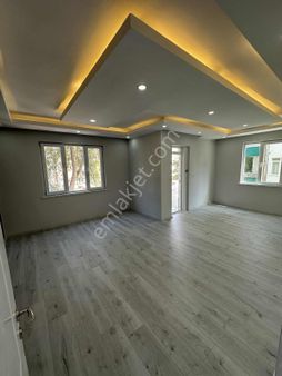 Güllük Cadde Üstünde Asansörlü Katta İçi Full Tadilatlı