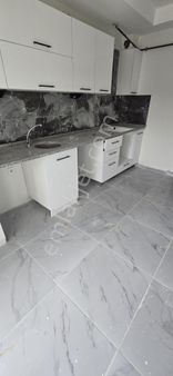 Esentepe Mahallesinde Satılık 2+1 Daire ; Yüzüncüyıl Okulu Eğitimciler Caddesi Yakını;