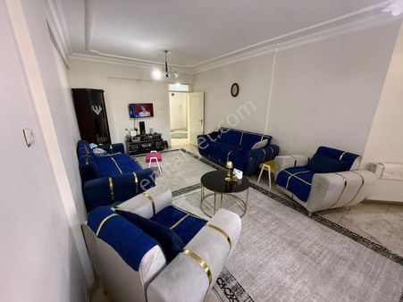 Uygun Emlaktan Academia Hast Tarafı 2. Kat 4 Oda Satılık Daire.