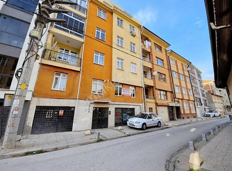 Çırağan Emlak'tan Kırım Caddesi Arasında Çift Cephe 2+0 Daire