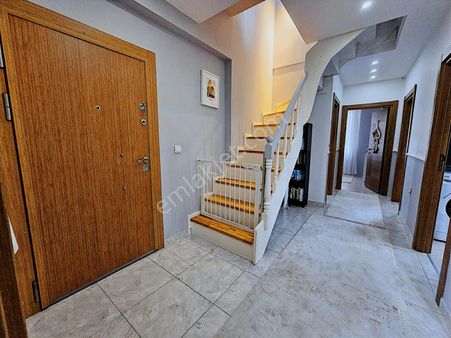 Zümrütevler 8 Yllık Bina Metroya 10dk Geniş Teraslı 4+2 Dubleks