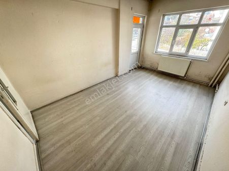 Danışment Göbek'de Alacalı Cad. Üzeri Mantolamalı Bina 3+1