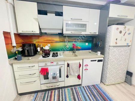 🟠🟠cumhuriyet Mahallesinde Merkezi Konumda Arakat Çift Wcli 4 Yaşında 2+1 Daire