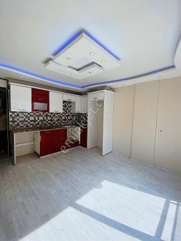 Emlak Center'dan 50.yıl Mah 2+1 Kiralık Ara Kat Daire