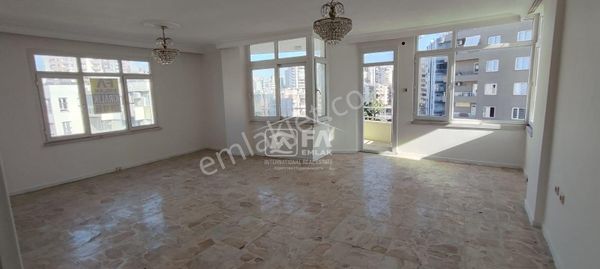 Fa'dan Aydınlık Ve Üç Cepheli 4+1 Kiralık Daire