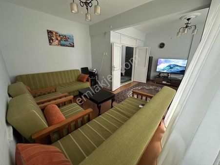 Yatırımlık Cadde Üstü Merkezi Konumda Katta 2+1 Geniş Daire