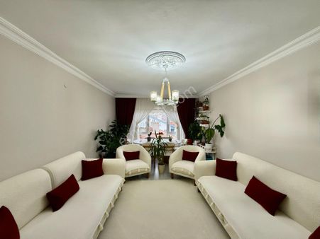 Nam-ak Emlak'tan Merkezde 3.kat Güney Cephe Masrafsız 3+1 Daire