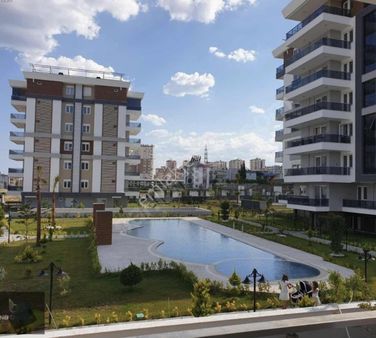 Satılık 2+1 Site İçi Lüks Tramvay 50 Metre