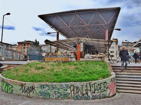 Bakırköy De Cam Giydirme Cepheli 2+1 3.kat Asansörlü Kombili
