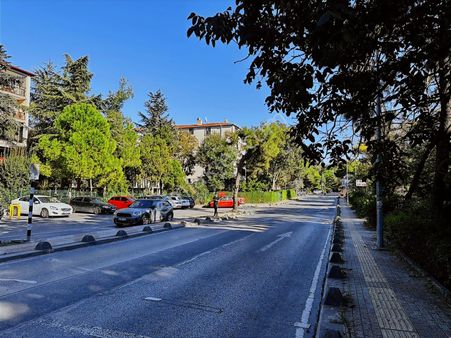 Ataköy O Blok Kısa Katlı 3+1 Yapılı Köşe Daire