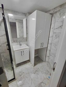 Türker Emlak 2+1 120m2 Tadilatlı Asansörlü Ara Kat