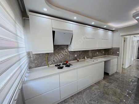 Türker Emlak | 3+1 130m2 Yeni Bina, Otoparklı, Ebeveyn Banyolu