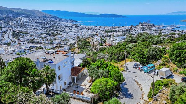 Bodrum Yokuşbaşı Kale Ve Deniz Manzaralı, Satılık 5+2 Villa