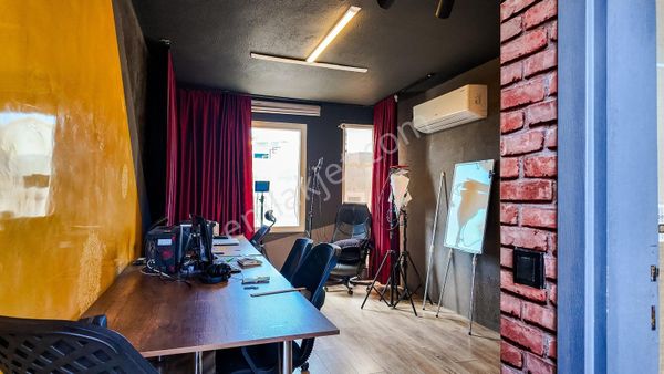 Bodrum Konacık'ta Ana Cadde Yakını Satılık 1+1 Ofis