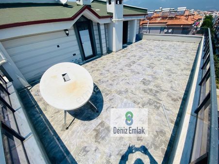 Denizden Akçayda Yeni Binada Doğalgazlı Asansörlü Satılık 3+1 Dubleks Daire.