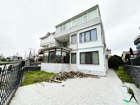 Yetkili Ayanoğludan Akçay Yenimahallede Denize 150adım 4+1 Villa