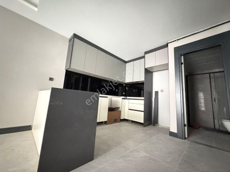 Yunus Emre Caddesi Paraleli 1+1 Giriş Katta Sıfır Binada Fırsat