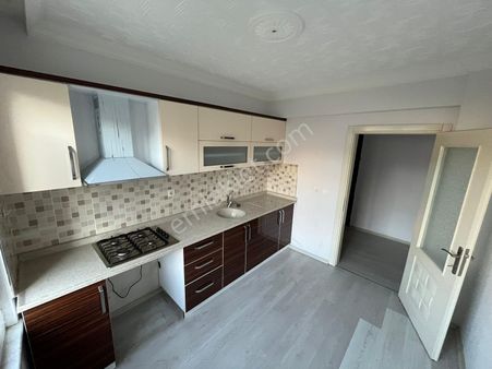 Akçay Köşemden Merkezde Ayrı Mutfak 2+1 Satılık Daire