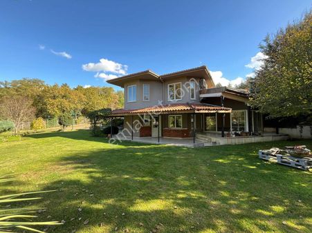Bademli Yamaçlar Sitesi'nde Kiralık Villa