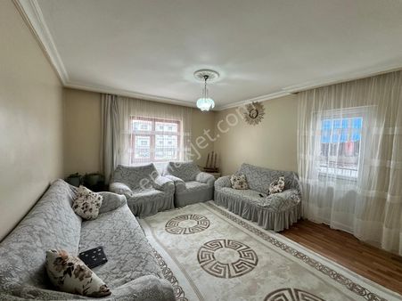 Mamak - Başak Mahallesi Şehitler Okulu Yak. Ara Katta 3+1 Satılık Daire !!!