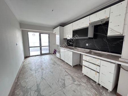 Lider Emlak'tan Güneşevlerde 8. Katta 3+1 Satılık Daire