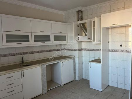 Milas Merkez'de Vergi Dairesi Yanında, 150 M² Geniş 3+1 Satılık
