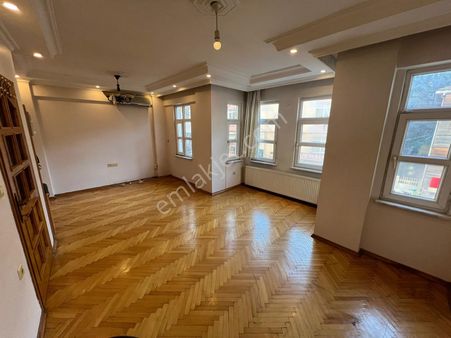 Aktaştan 2004 Yapımı Genç Binada Merkeze Yakın 2+1 Daire