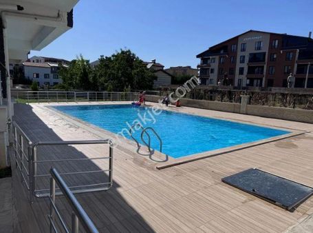 Yalova Çınarcık Teşvikiye Plajlar Mevkiinde Yeni Binada Havuzlu Sitede Sa