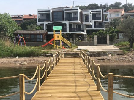 Balıkesir Ayvalık Ta Satılık Muhtesem Villa.denize Sıfır.