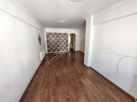 Yeşilyurt Hastane Ve Ptt Yakını 2+1 Doğalgazlı Arakat Bakımlı