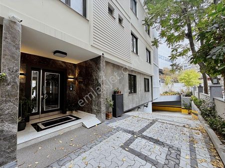 Kadıköy Bağdat Caddesi Satılık 4+1 Ckm Yanı Katta Tek Sıfır