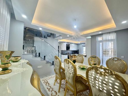 Döşemealtı Çıplaklıda 4+2 Çok Geniş Eşsiz Konumda Satılık Dubleks