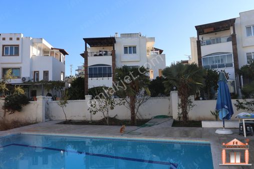 S-a-k-a-l-l-ı-dan Turgutreis Merkezde 3+1 Havuzlu Sitede Daire