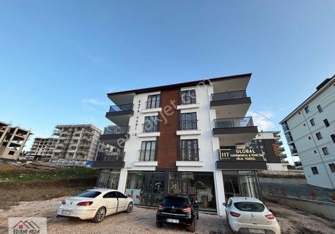 Arda Emlak Ofisin’den Eski Toki İmam Hatip Okulu Yakını Ara Kat Balkonlu Sıfır Daire