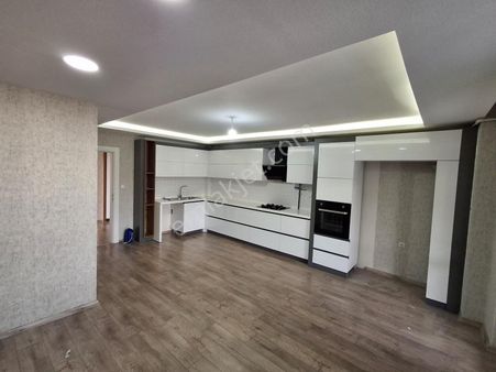 Turkuaz Cıty Konutlarında Şehir Manzaralı Lüks 5+1 Daire Satılık