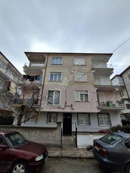 Kaçırılmayacak Fırsat! Merkezde 3. Kat Bakımlı Geniş Daire