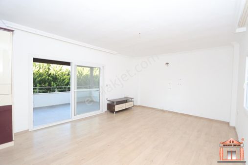 ️s-a-k-a-l-l-ı-dan Gümüşlük Merkezde 2+1 Kiralık Daire