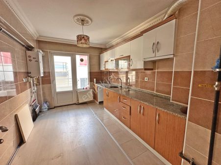 Şahintepe Mahallesi Ara Kat Ön Cephe Asansörlü 3+1 Kiralık Daire