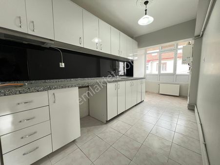 Engin Emlak'tan Merkezi Konum'da Beş Yol Yakını 3+1 Daire