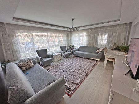 Feridun Çelik Mah. Düzlükte Ara Kat Ön Cephe Yapılı 3+1 Satılık Daire