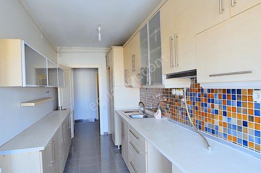 Pyramıd'den Ataköy 9.kısım Büyük (b-tipi) Boş Bakımlı 2+1 Daire