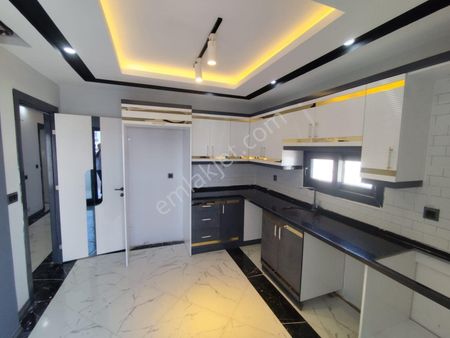 Kozan Yolu Mükemmel İşcilikli Satılık İskanlı 3+1 Daire