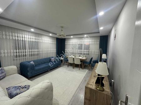 Gazi'de Havuzlu Site İçerisinde 3+1 Katta,asansörlü,doğalgazlı