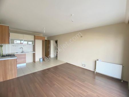 Mertcan'dan Havuzlu Güvenlikli Site İçi 1+1 Daire