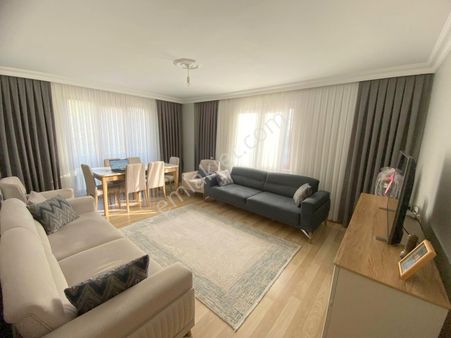 Mertcan'dan Caddeye 1dk İskanlı Balkonlu Ebeveyn Banyolu 3+1