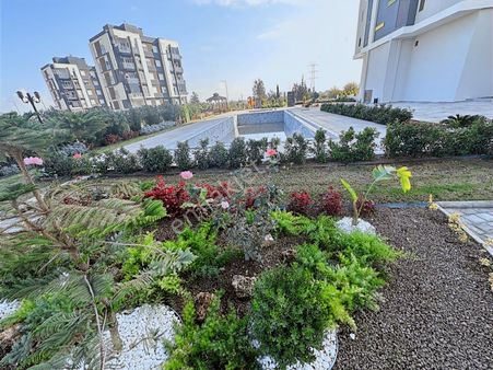 Kepez'de Sıfır Havuzlu Site İçerisinde Ebeveyn Banyolu 2+1 Daire