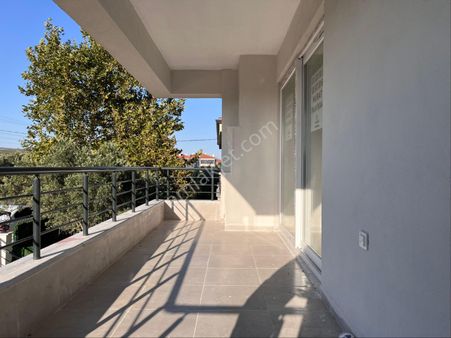 Şarköy Cumhuriyet Mh. Havuzlu Sitede Ara Kat Doğa Manzaralı Daire Satılık