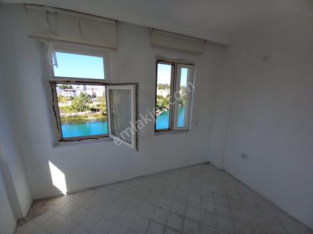 Çarşı Merkezde Sarı Köprüye Komşu Irmağa Bakan 2+1 Daire